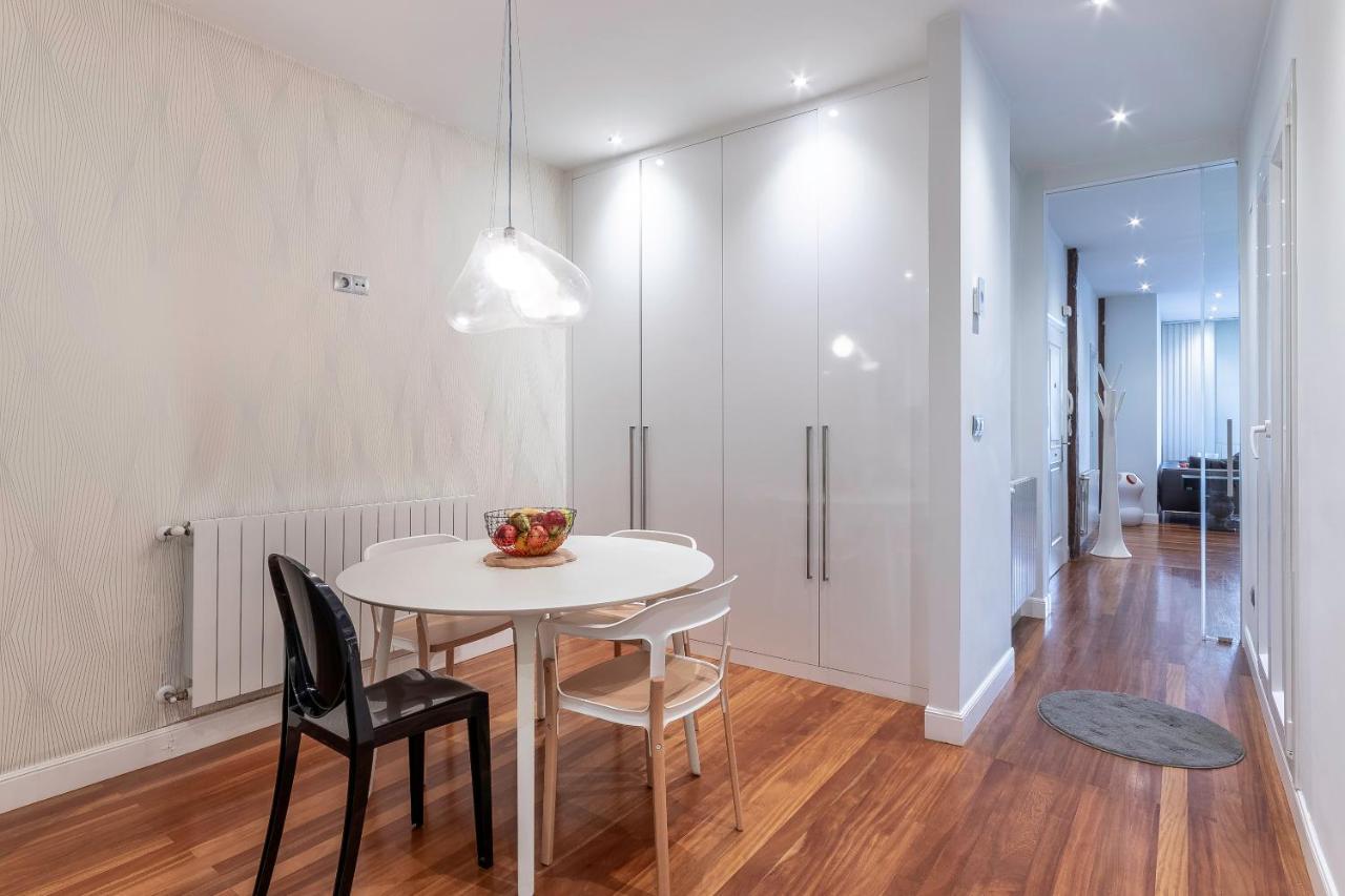 Piso De Diseno Junto Al Casco Viejo Apartment Bilbao Luaran gambar