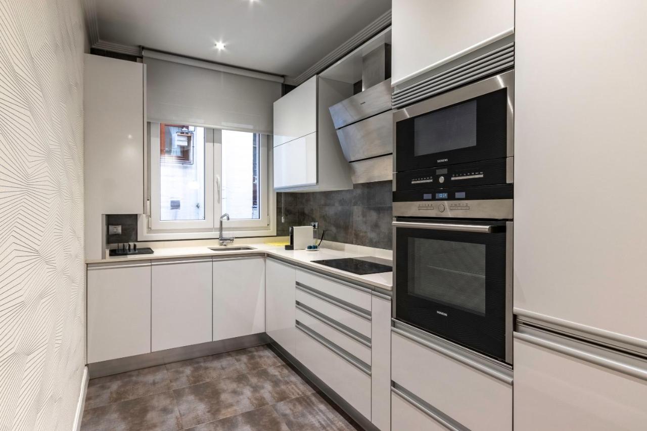 Piso De Diseno Junto Al Casco Viejo Apartment Bilbao Luaran gambar