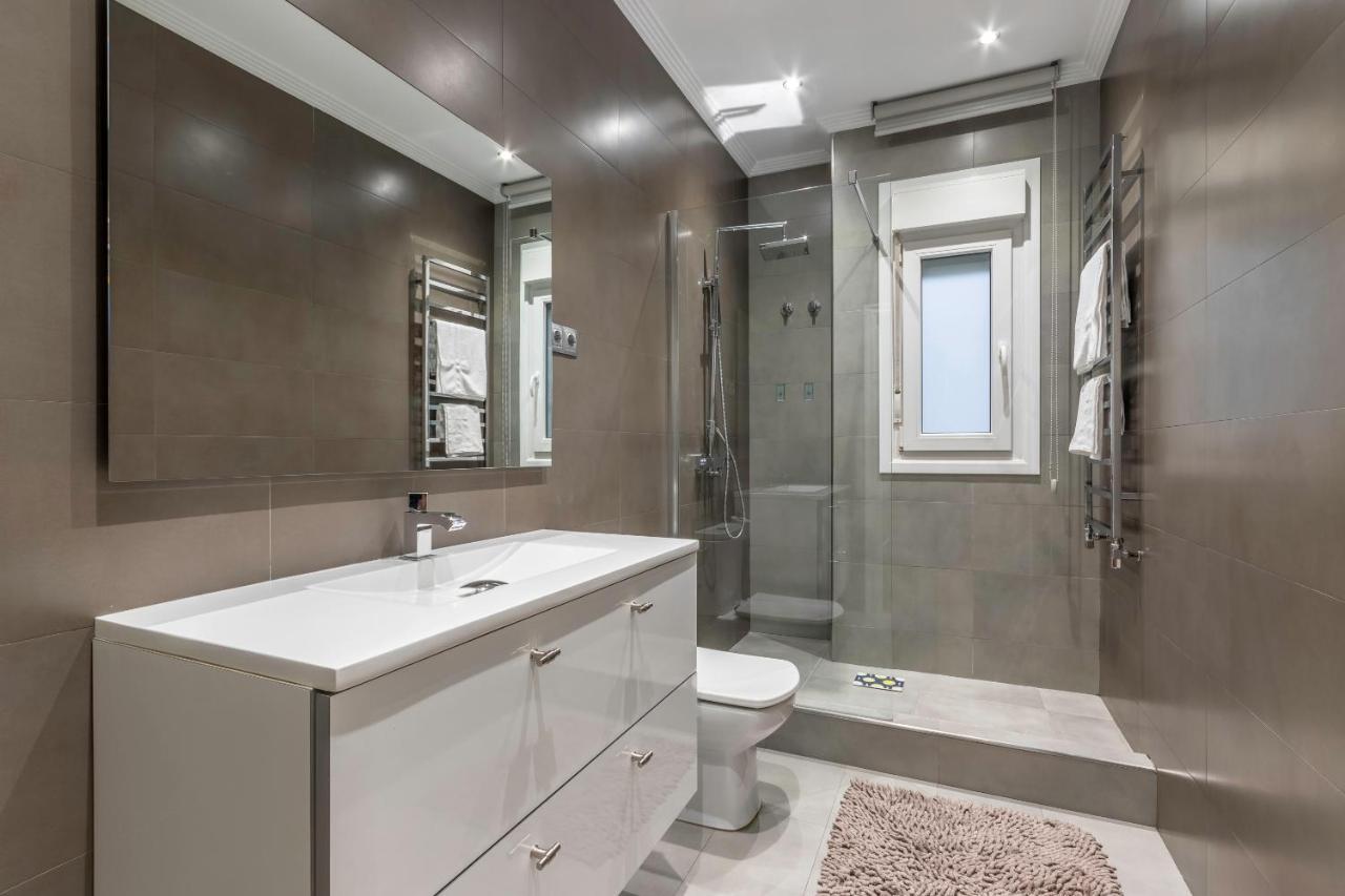 Piso De Diseno Junto Al Casco Viejo Apartment Bilbao Luaran gambar